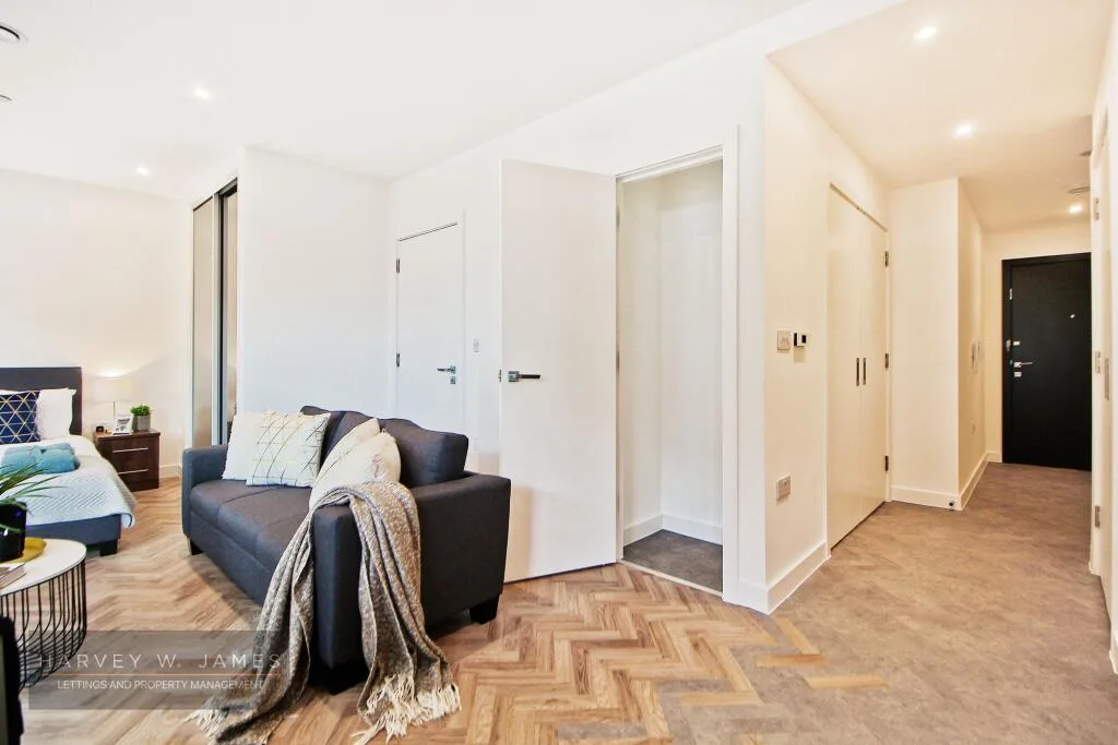 Studio flat for rent