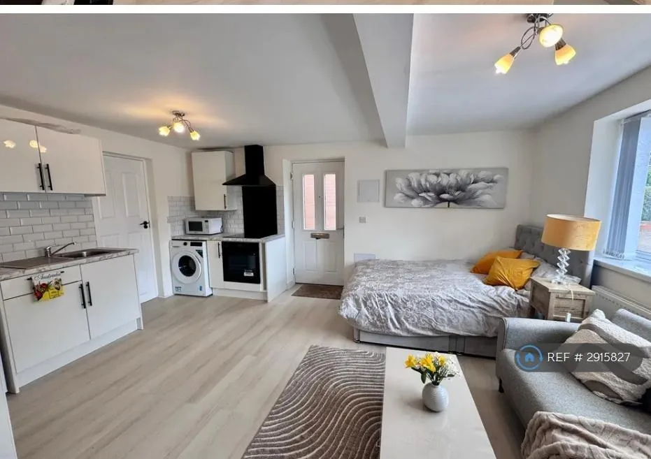 Studio flat for rent