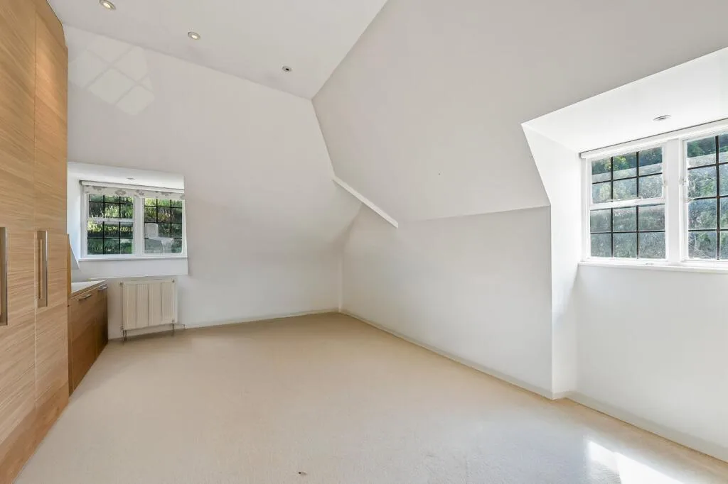 6 bedroom detached house for rent