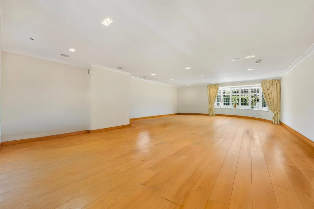 6 bedroom detached house for rent