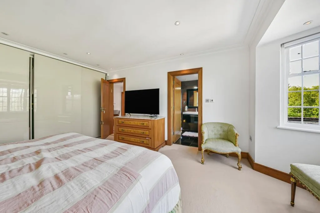 6 bedroom detached house for rent