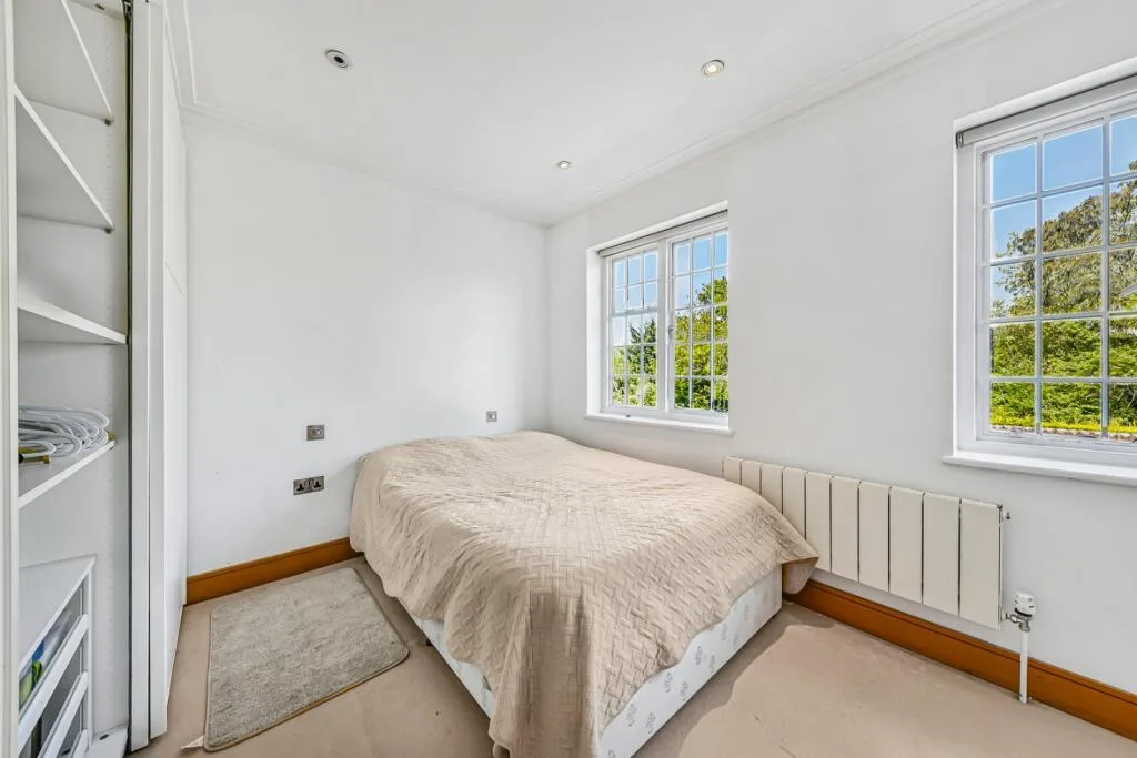 6 bedroom detached house for rent