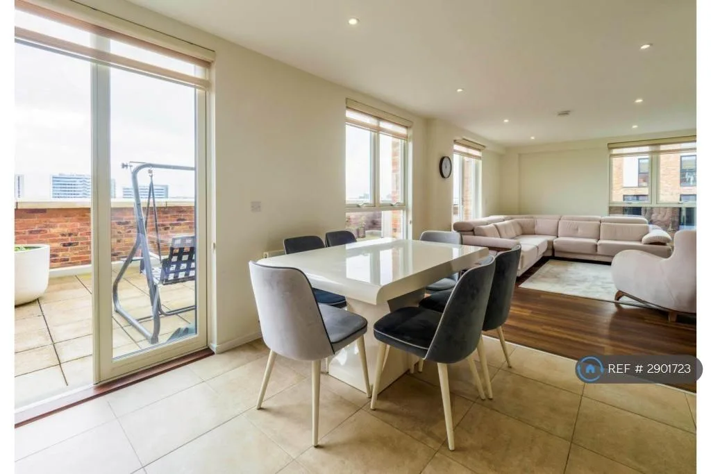 4 bedroom penthouse for rent