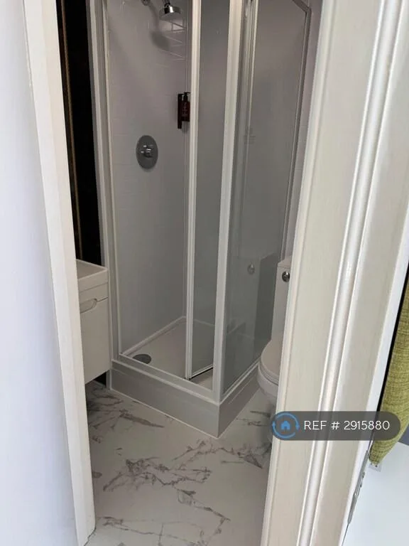 1 bedroom house share for rent