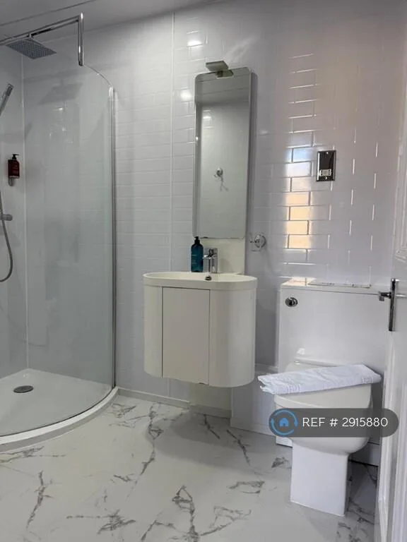 1 bedroom house share for rent