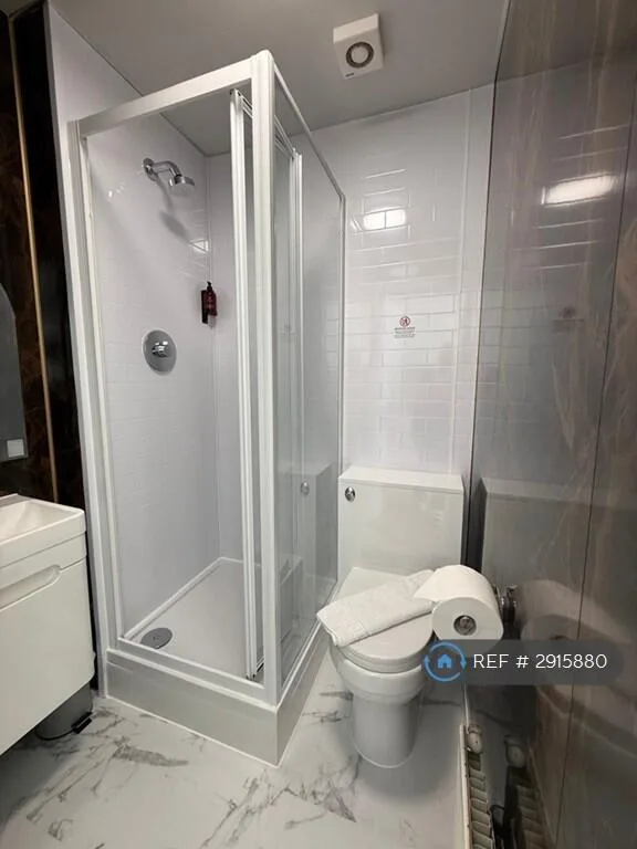 1 bedroom house share for rent