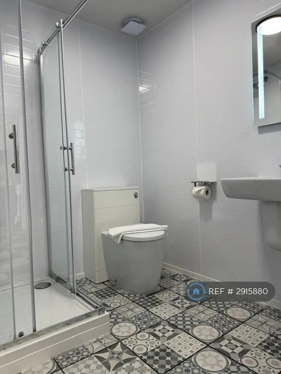 1 bedroom house share for rent