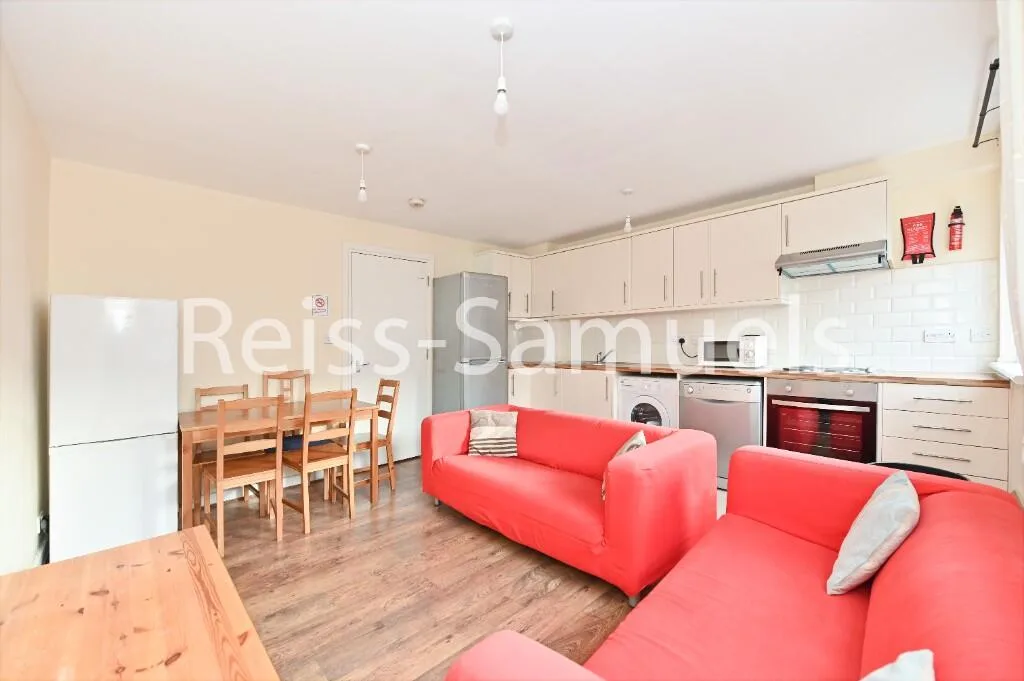 5 bedroom town house for rent