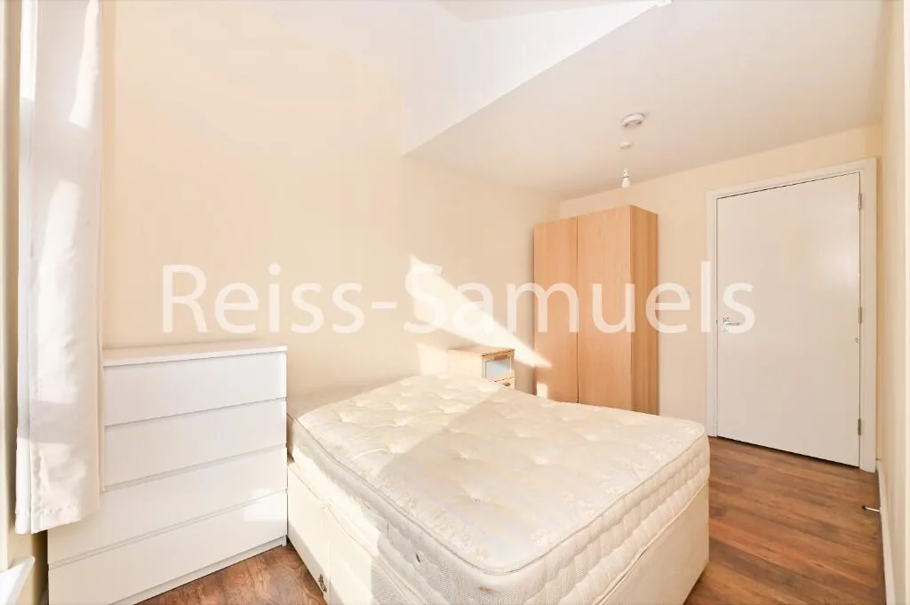 5 bedroom town house for rent