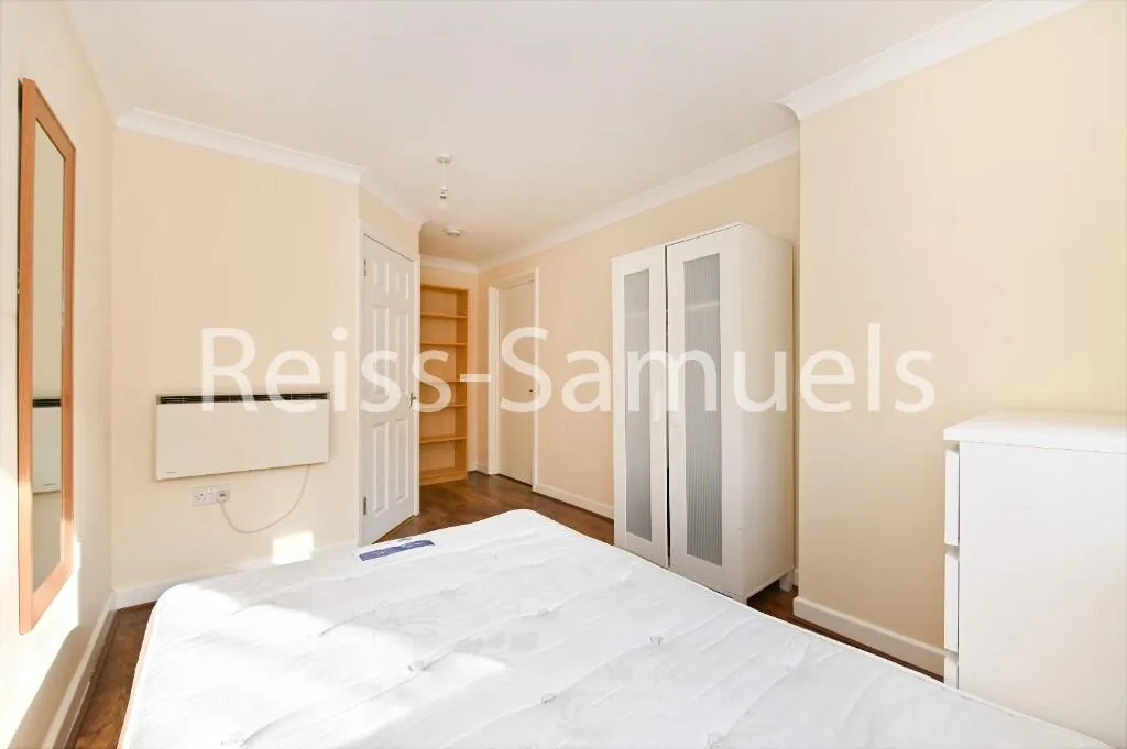 5 bedroom town house for rent