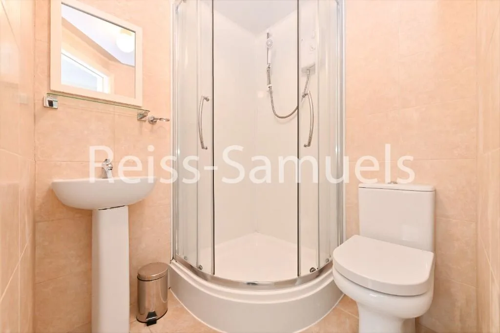 5 bedroom town house for rent