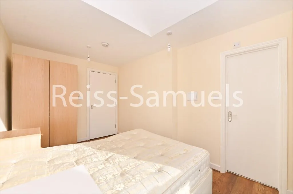 5 bedroom town house for rent