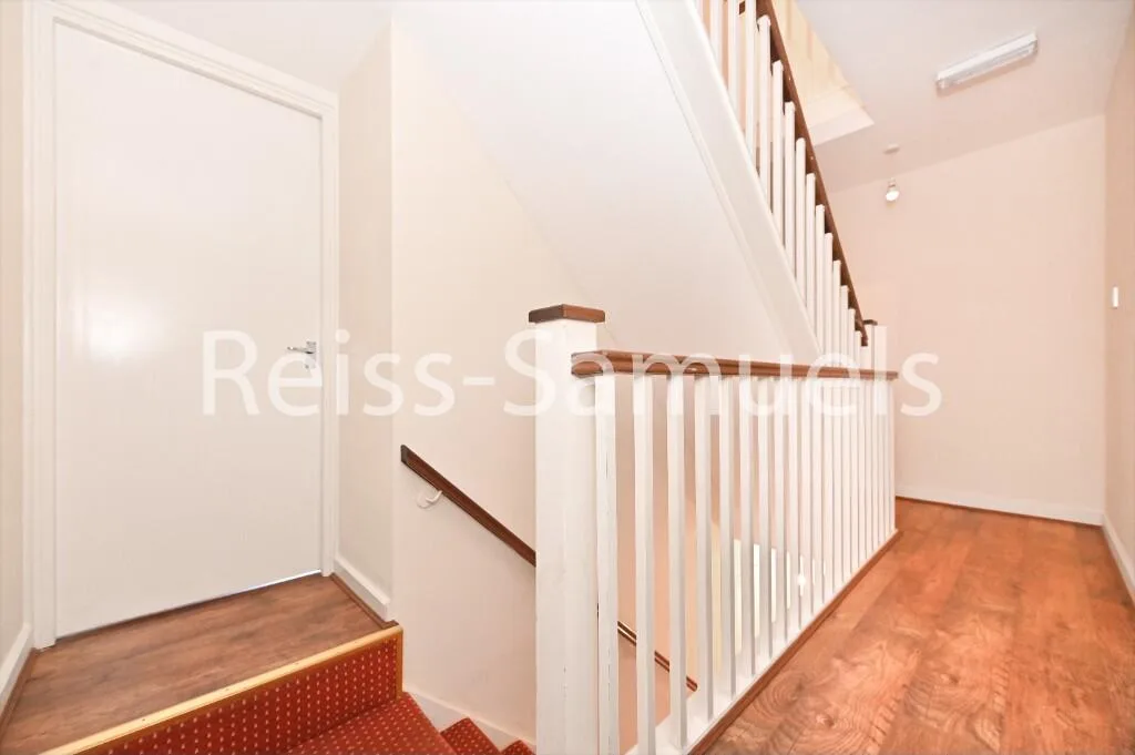 5 bedroom town house for rent