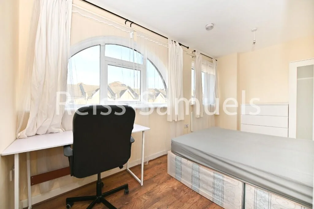 5 bedroom town house for rent