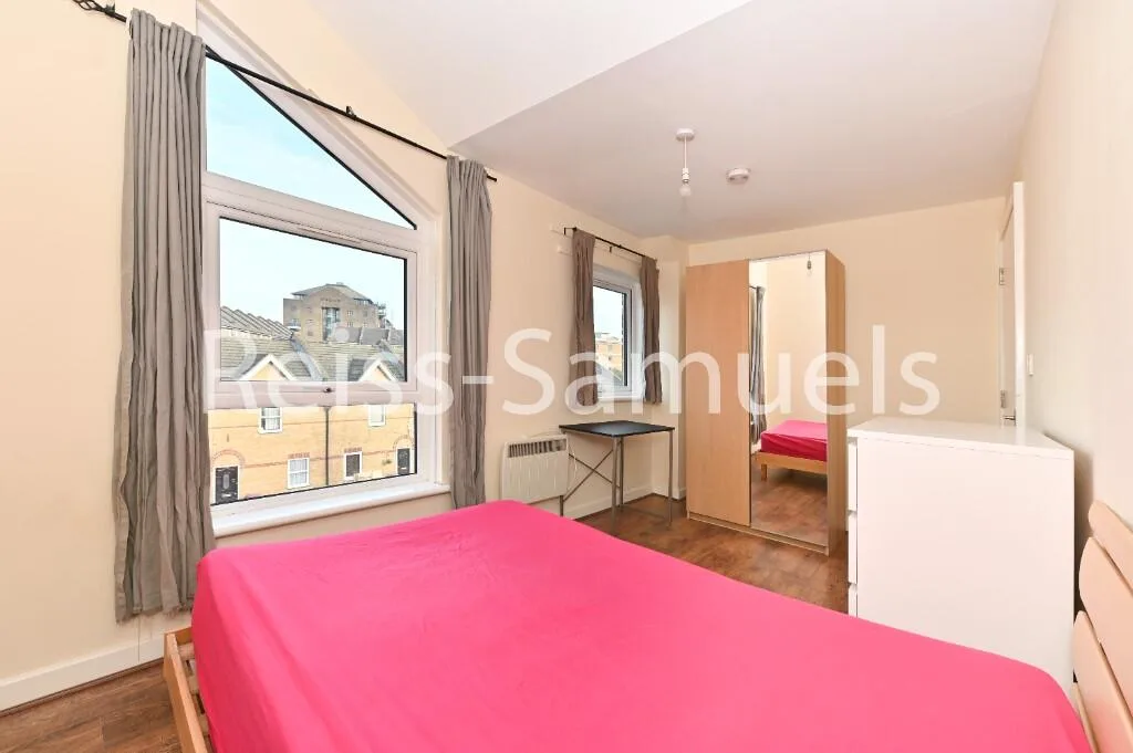 5 bedroom town house for rent