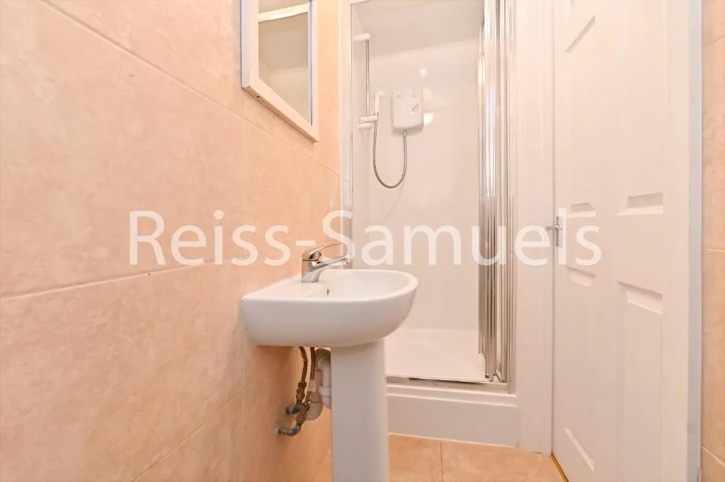 5 bedroom town house for rent