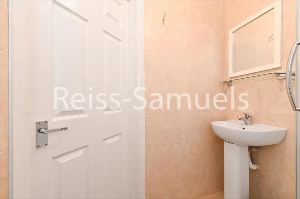 5 bedroom town house for rent