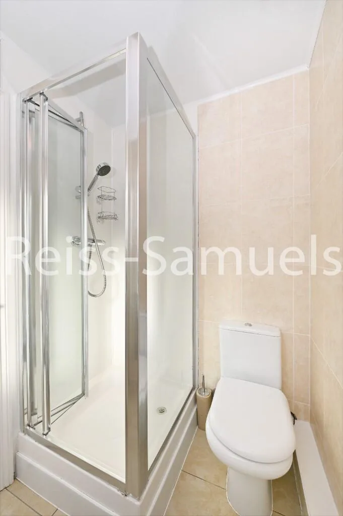 5 bedroom town house for rent