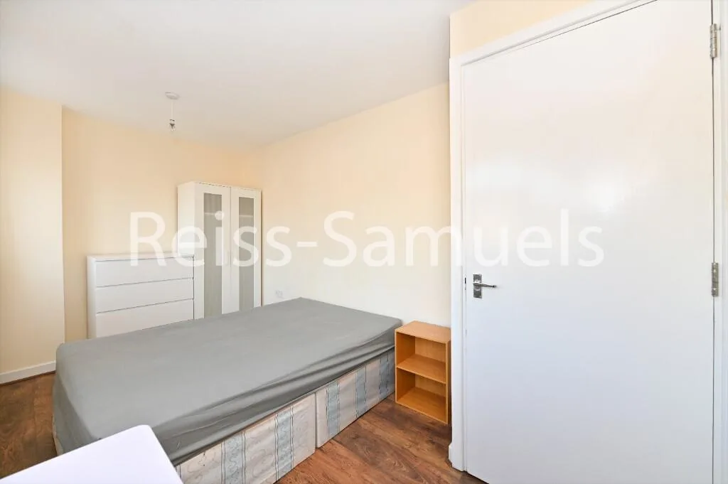 5 bedroom town house for rent