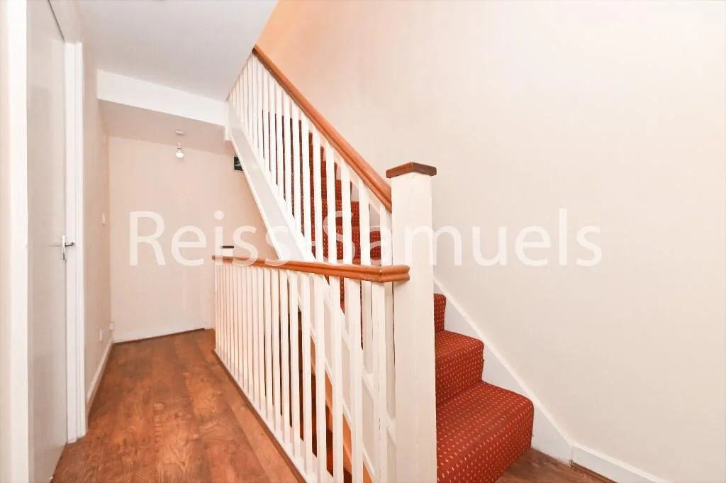 5 bedroom town house for rent