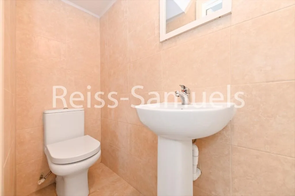 5 bedroom town house for rent