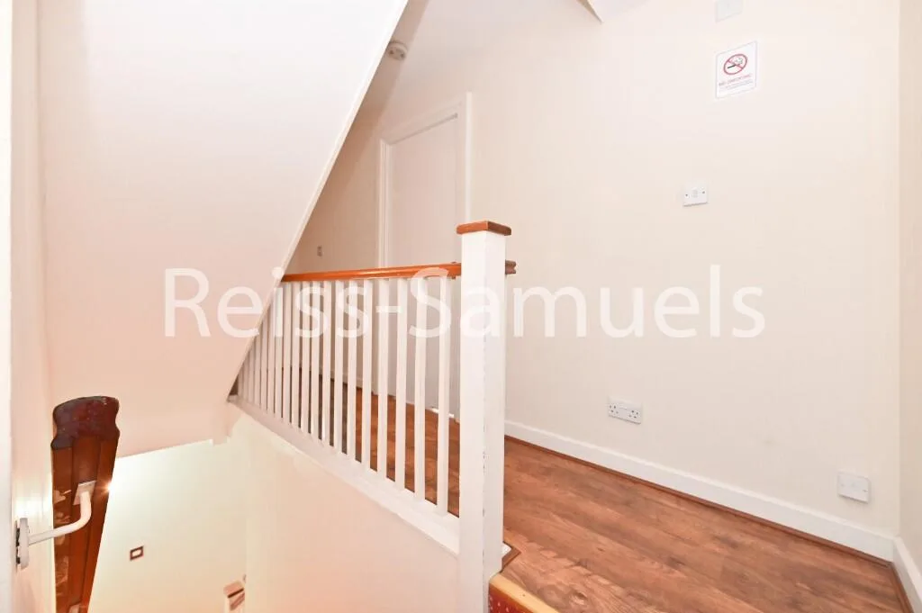 5 bedroom town house for rent