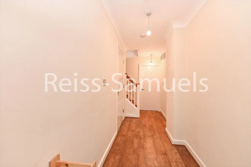 5 bedroom town house for rent