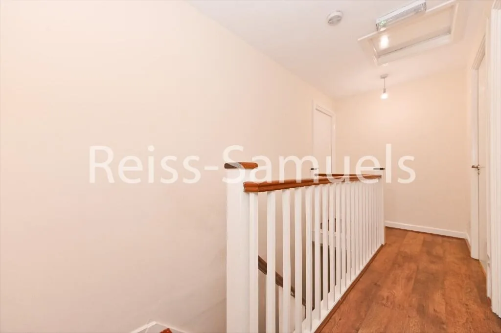 5 bedroom town house for rent