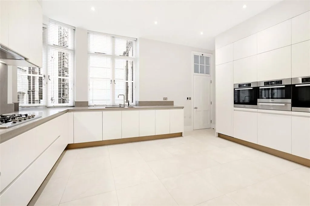 4 bedroom apartment for rent