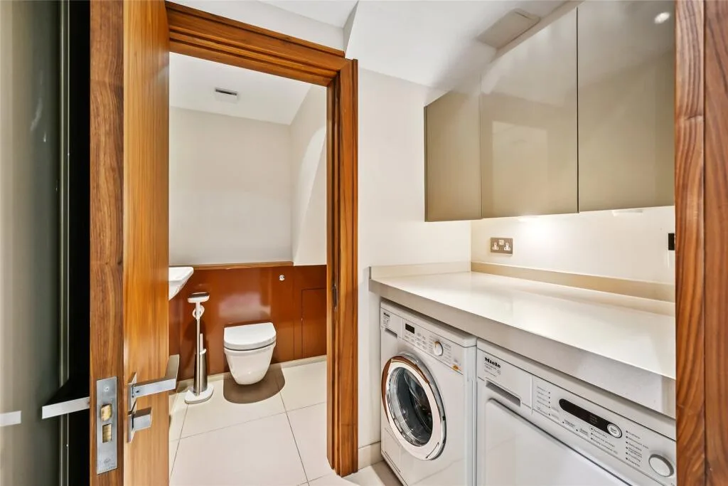 3 bedroom mews property for rent