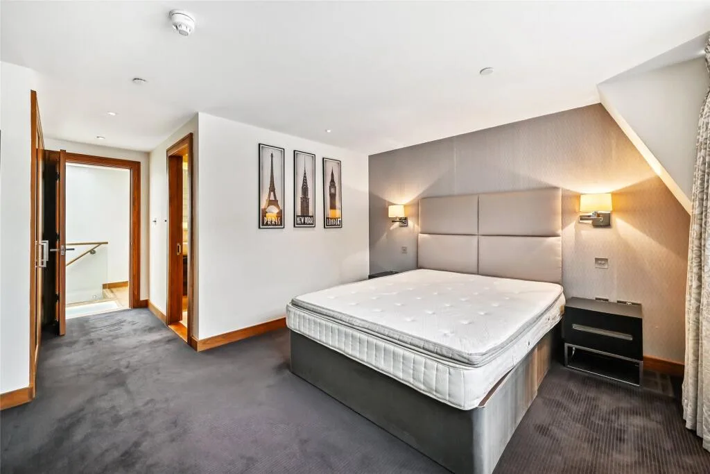 3 bedroom mews property for rent