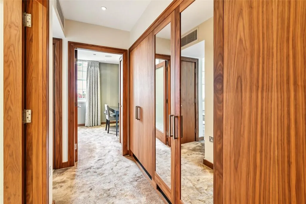 3 bedroom mews property for rent