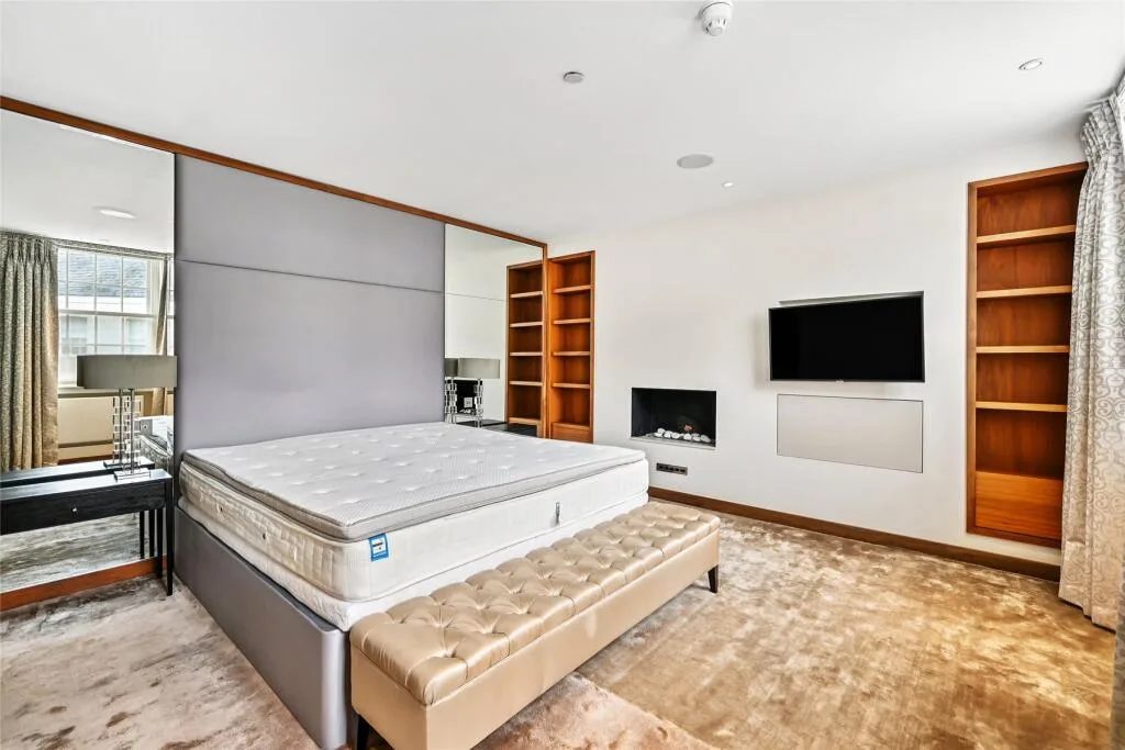 3 bedroom mews property for rent