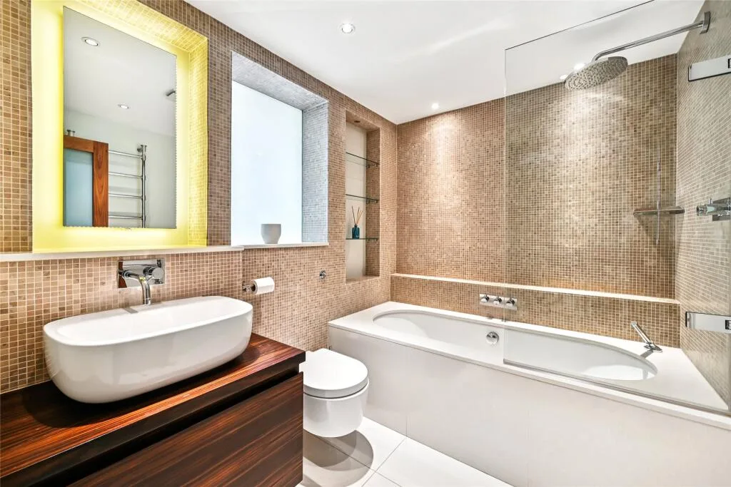 3 bedroom mews property for rent