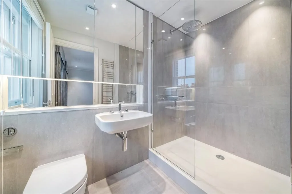 2 bedroom penthouse for rent