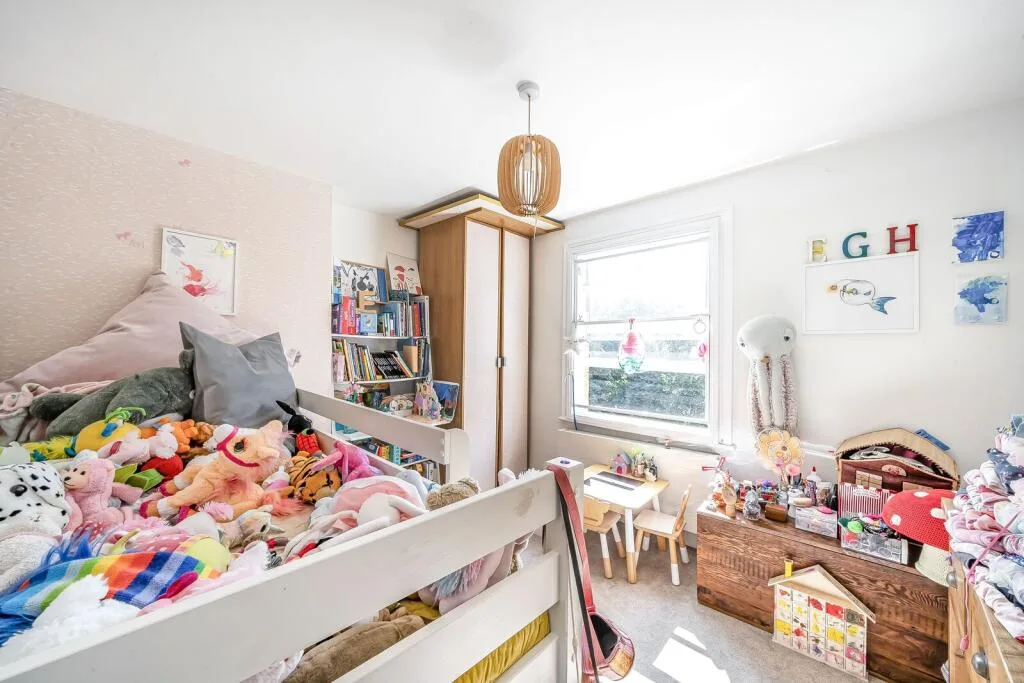 2 bedroom maisonette for rent
