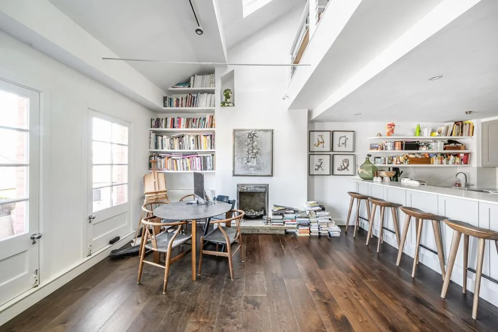 2 bedroom maisonette for rent