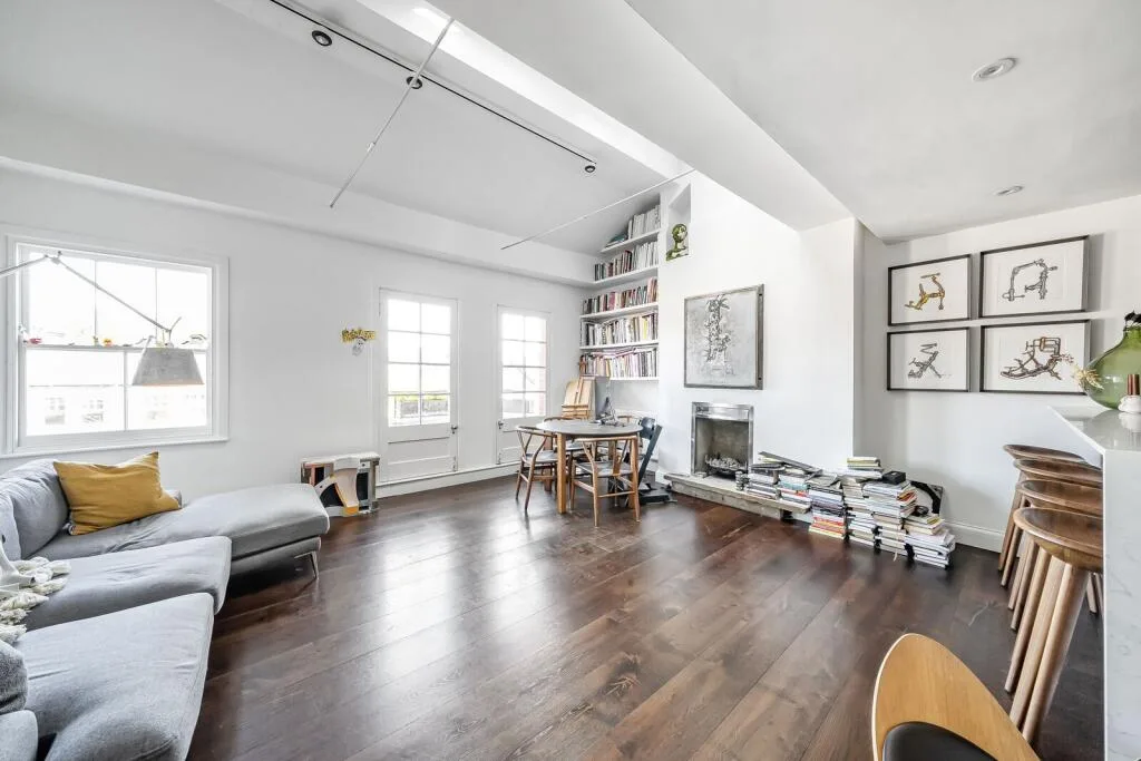 2 bedroom maisonette for rent