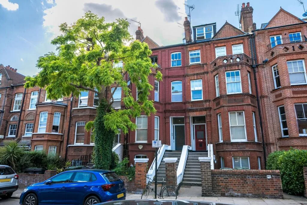 2 bedroom maisonette for rent