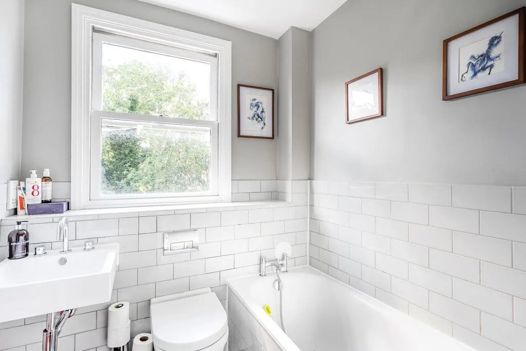 2 bedroom maisonette for rent