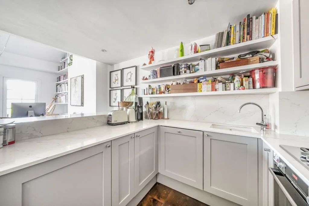 2 bedroom maisonette for rent