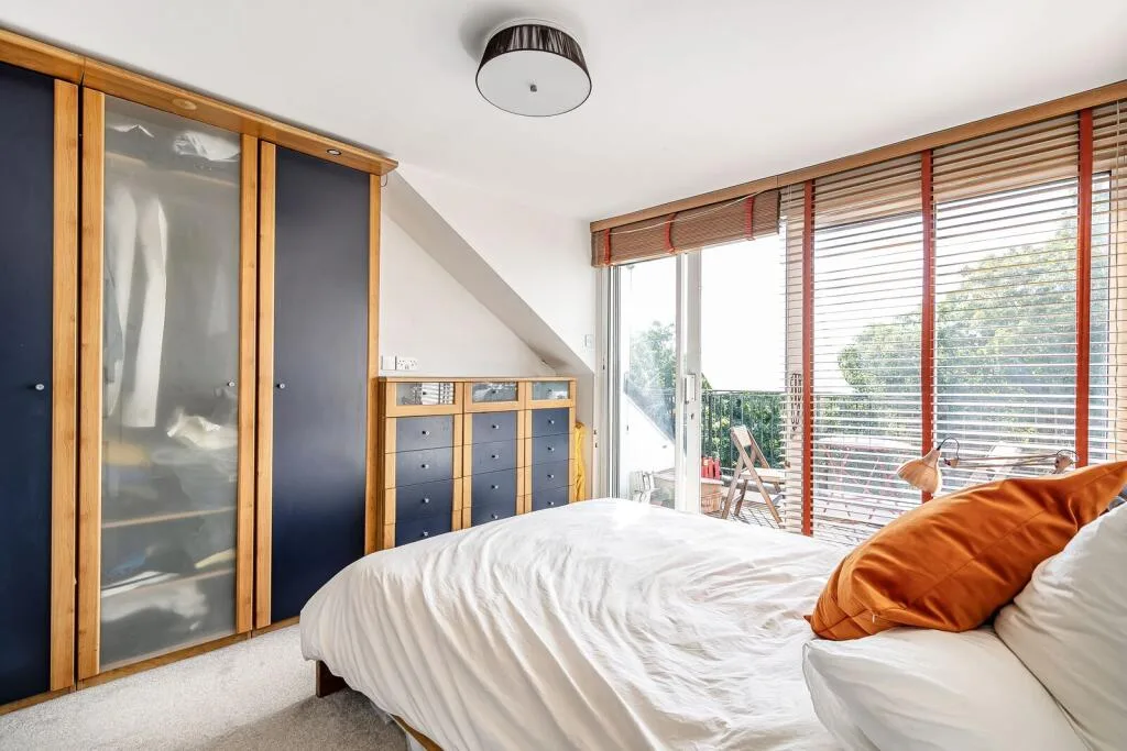 2 bedroom maisonette for rent