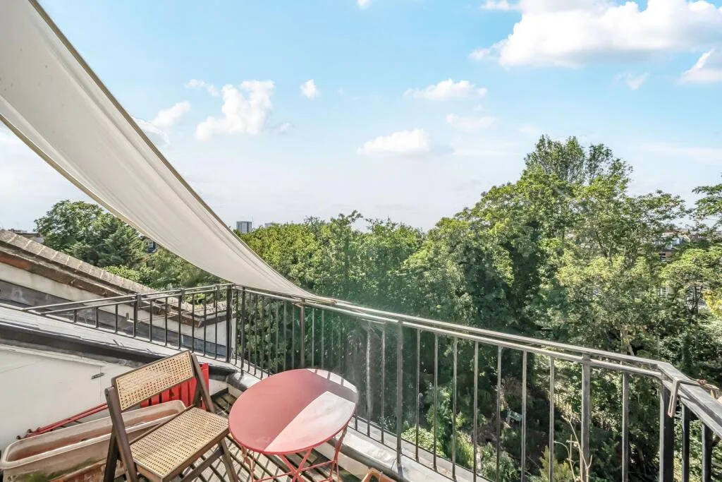 2 bedroom maisonette for rent
