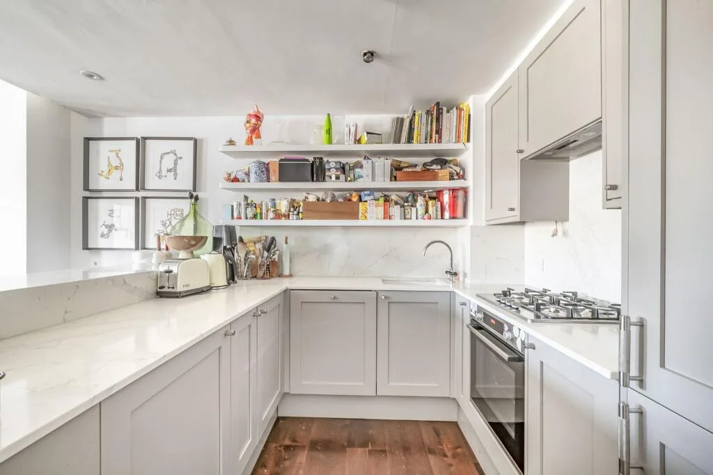 2 bedroom maisonette for rent