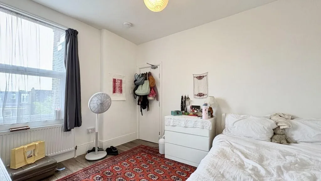 5 bedroom semi-detached house for rent