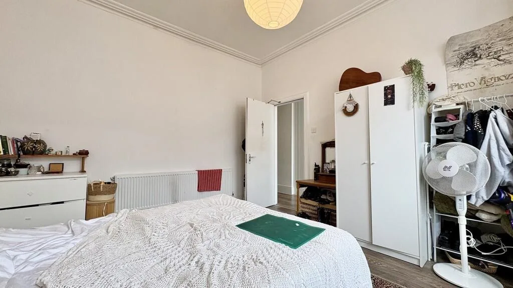 5 bedroom semi-detached house for rent