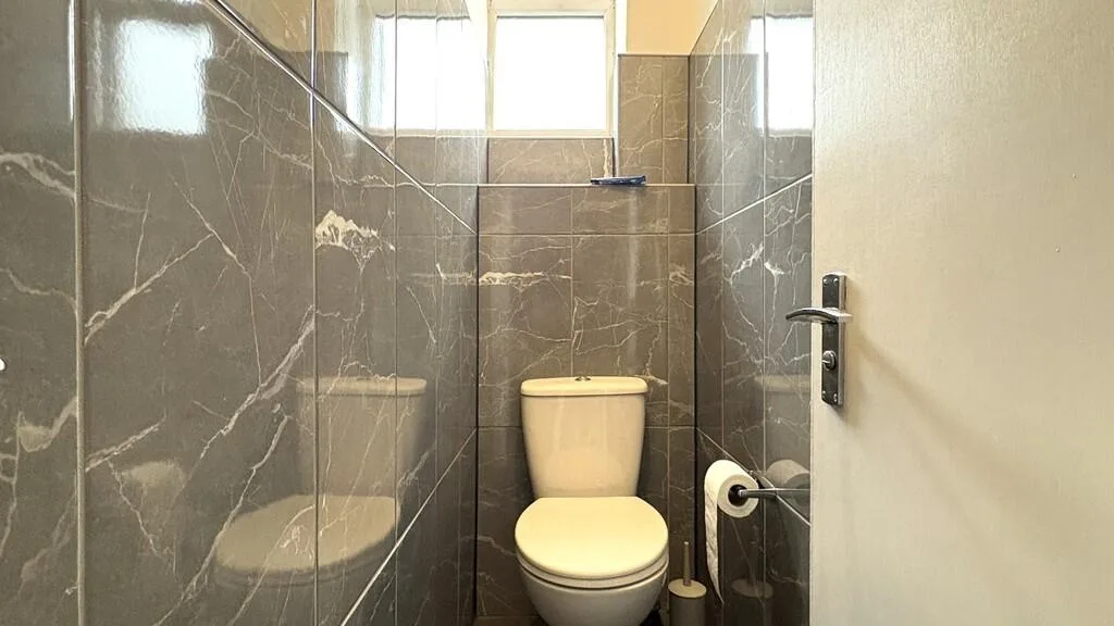 5 bedroom semi-detached house for rent