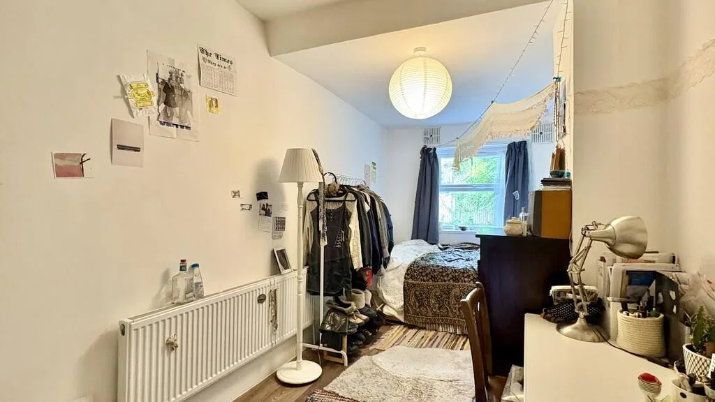 5 bedroom semi-detached house for rent