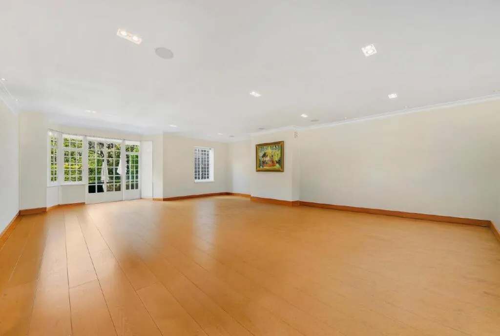 6 bedroom detached house for rent
