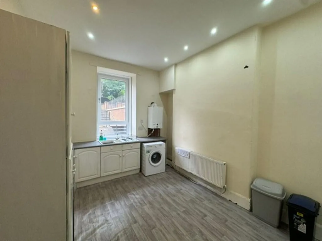 2 bedroom ground floor flat for rent